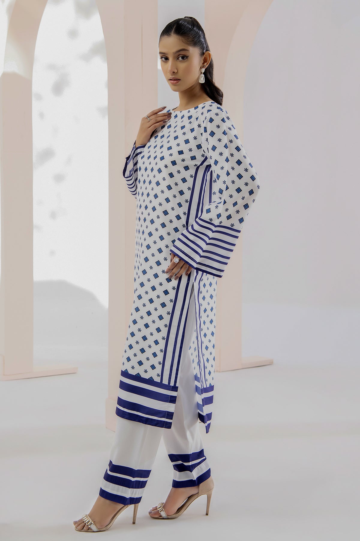 2 Piece Lawn Suit-Printed (Pret)